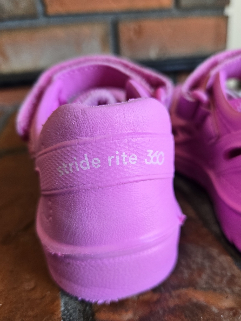 Girl Sandals Crocs & Stride Rite - Picture 9 of 9